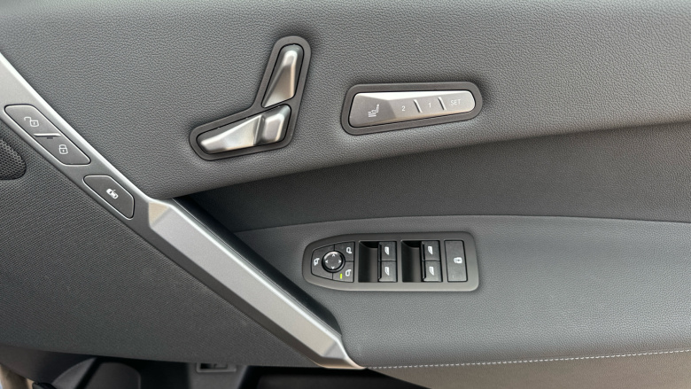 BMW iX 300kW xDrive45 Sport 101kWh 5dr Auto Electric Estate